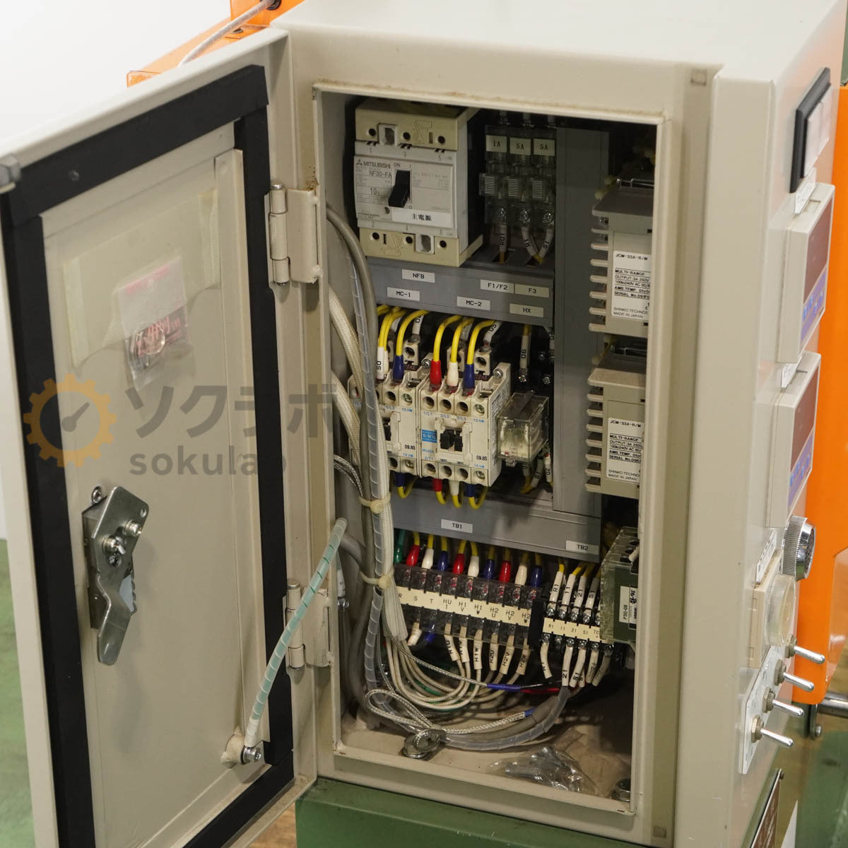 Shinto AYS-5H Compression Molding Machine 3-Phase 200V [x1242027486]