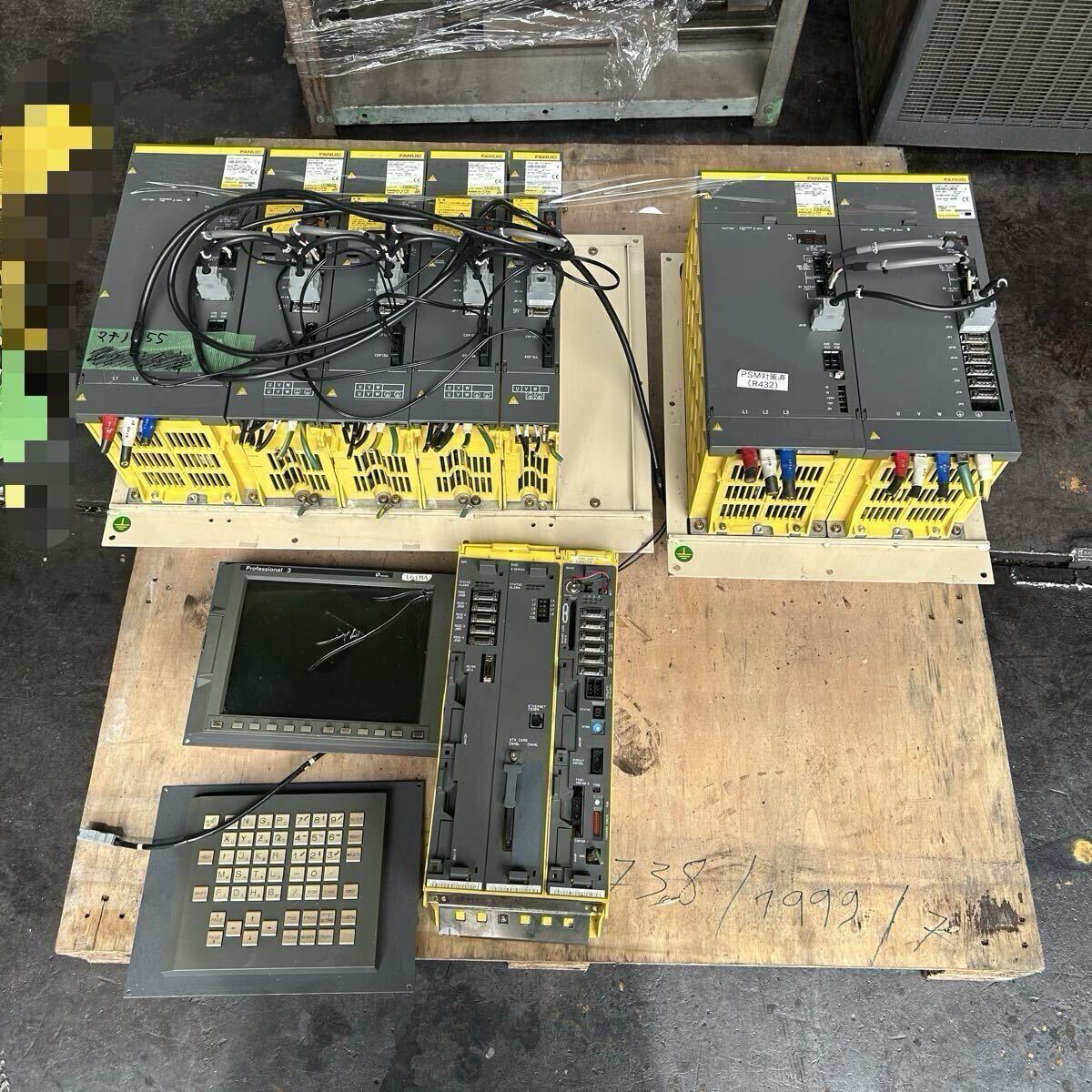 FANUC A06B-6087-H130 Servo Amplifier with Screen and Circuit Board (for parts or not working) [k1242367377]