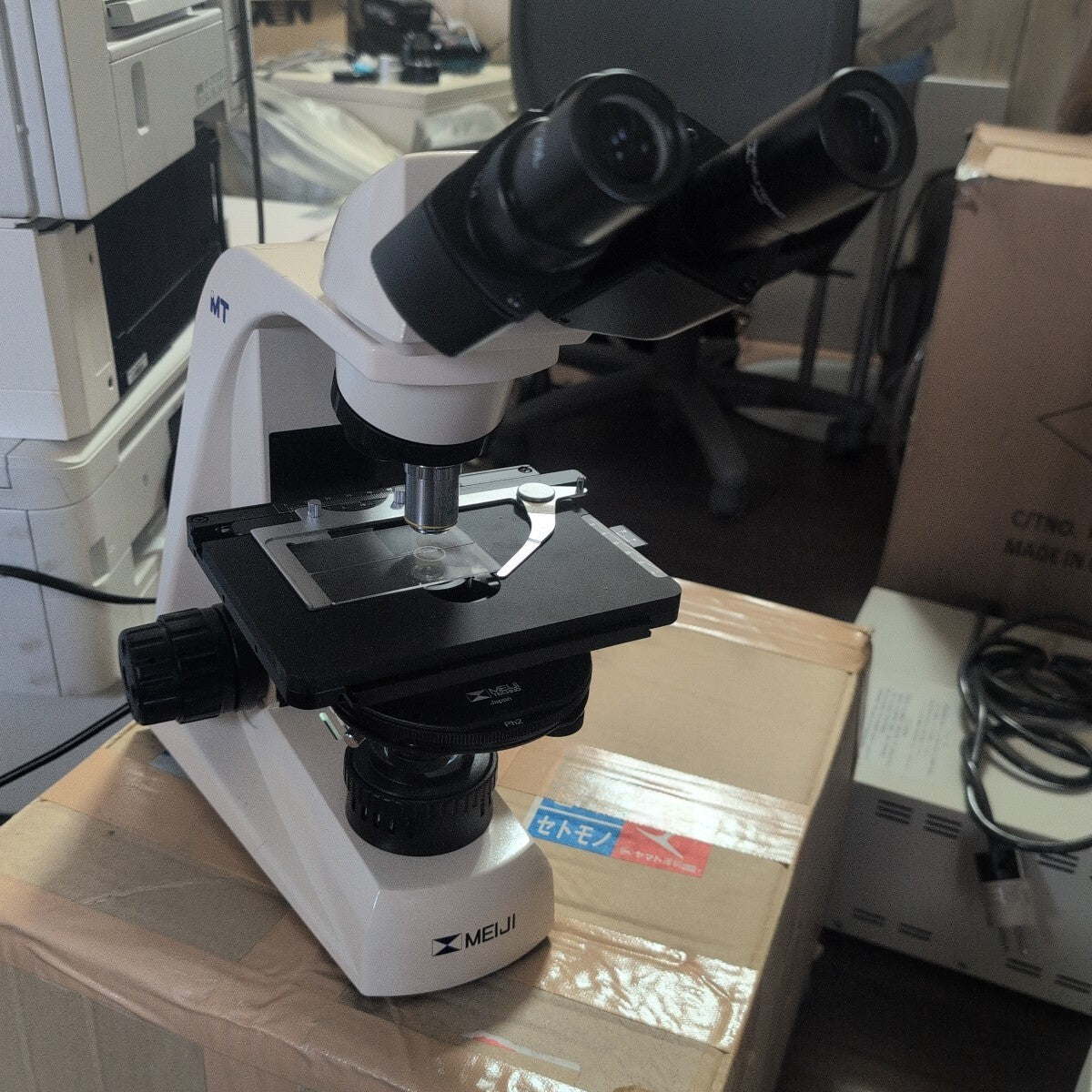 Meiji Techno MT4210L Biological Microscope LED Phase Contrast with U Plan 10X PHP Lens [h1244145227]
