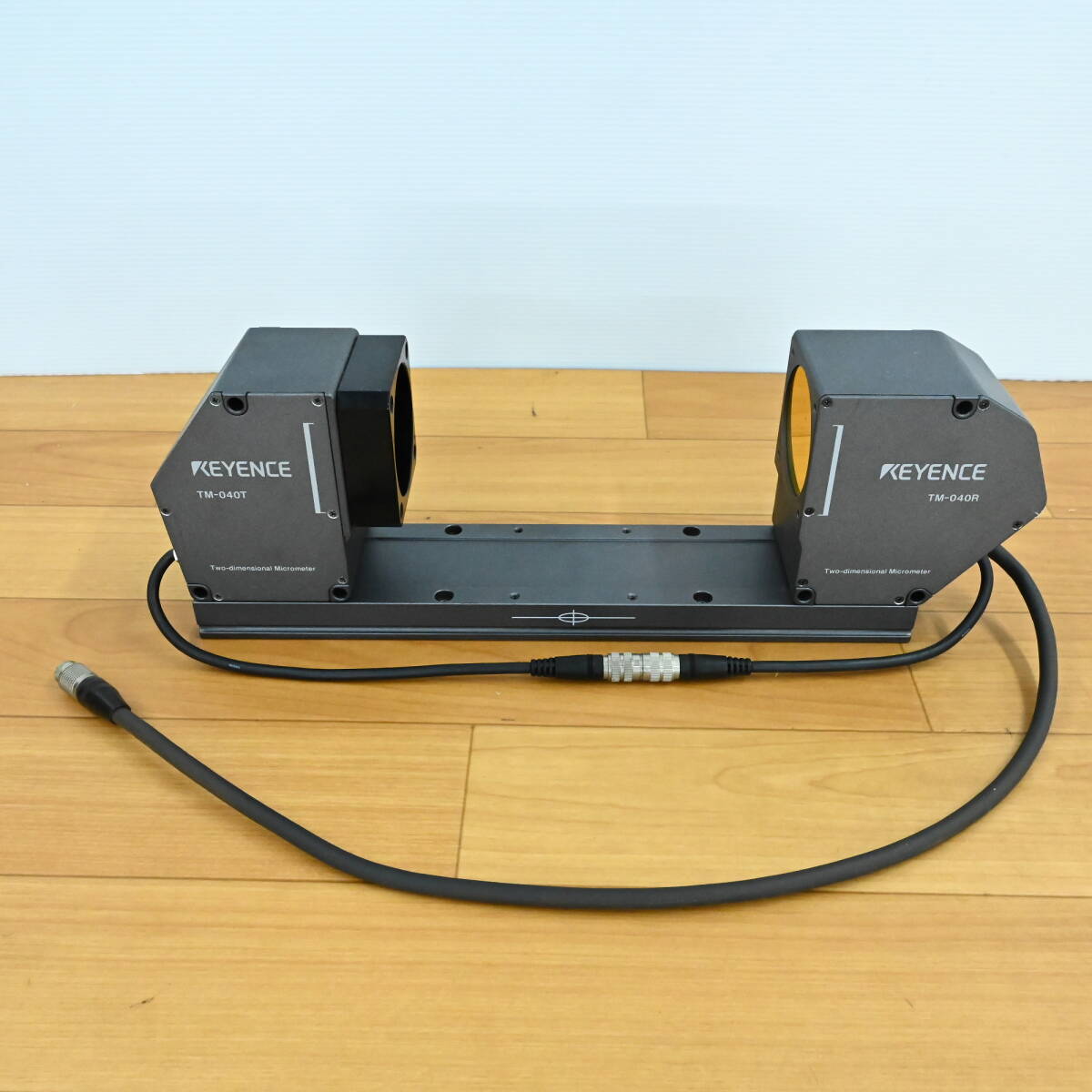 Keyence TM-040 (T+R) Used Equipment [s1244197076]