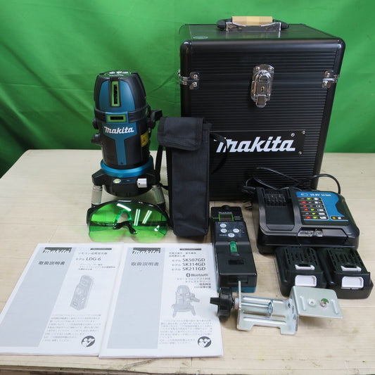 Makita SK507GD Laser Level with LDG-6 Receiver and Charger 2 pcs [x1244383904]
