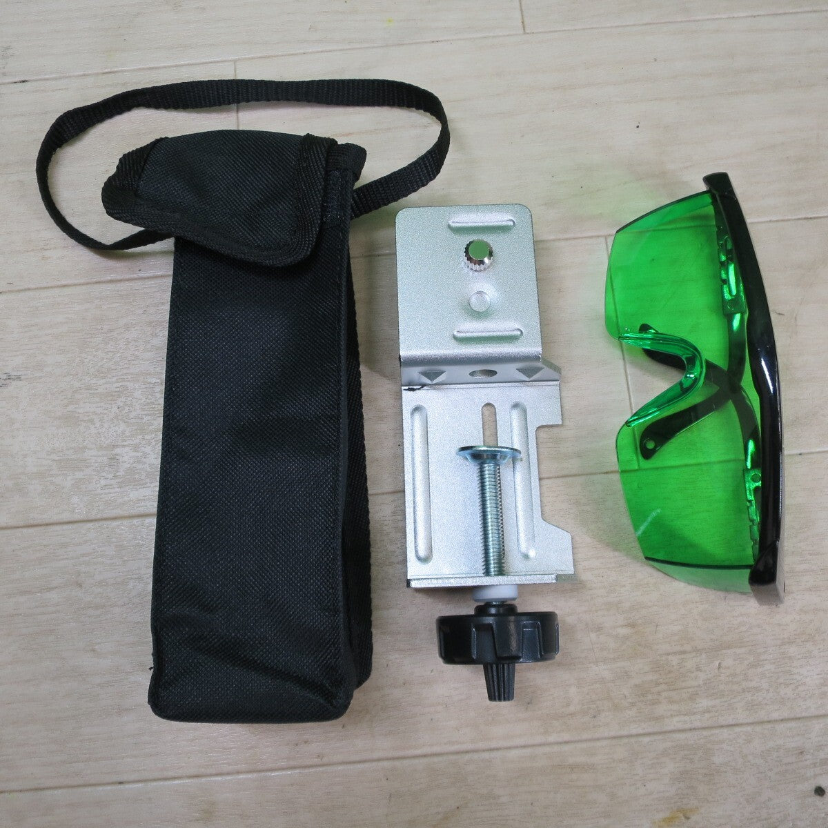 Makita SK507GD Laser Level with LDG-6 Receiver and Charger 2 pcs [x1244383904]