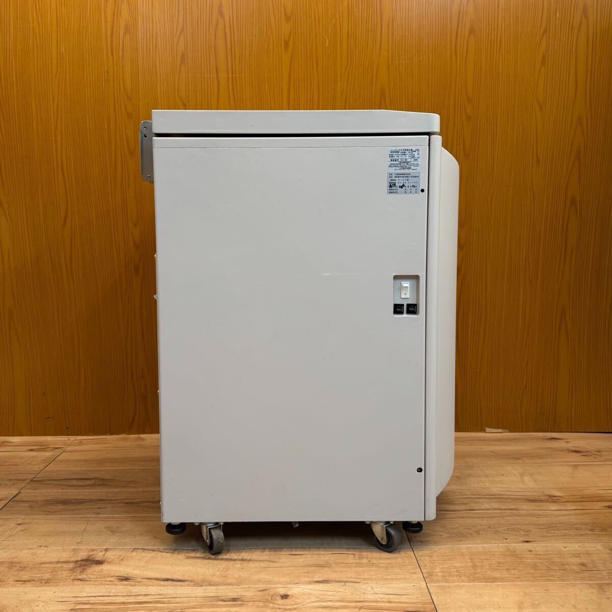 KUBOTA 5922 Universal Cooling Centrifuge 15000rpm 100V [d1244760403]