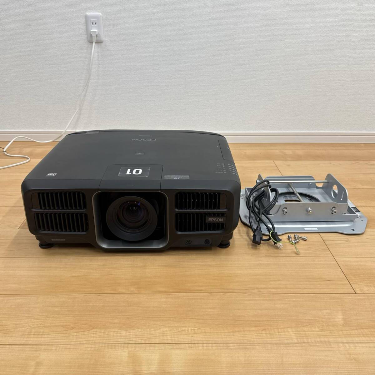 EPSON EB-L1405U WUXGA Laser Projector with ELPLW05 Lens 8000 Lumens [d1245276912]