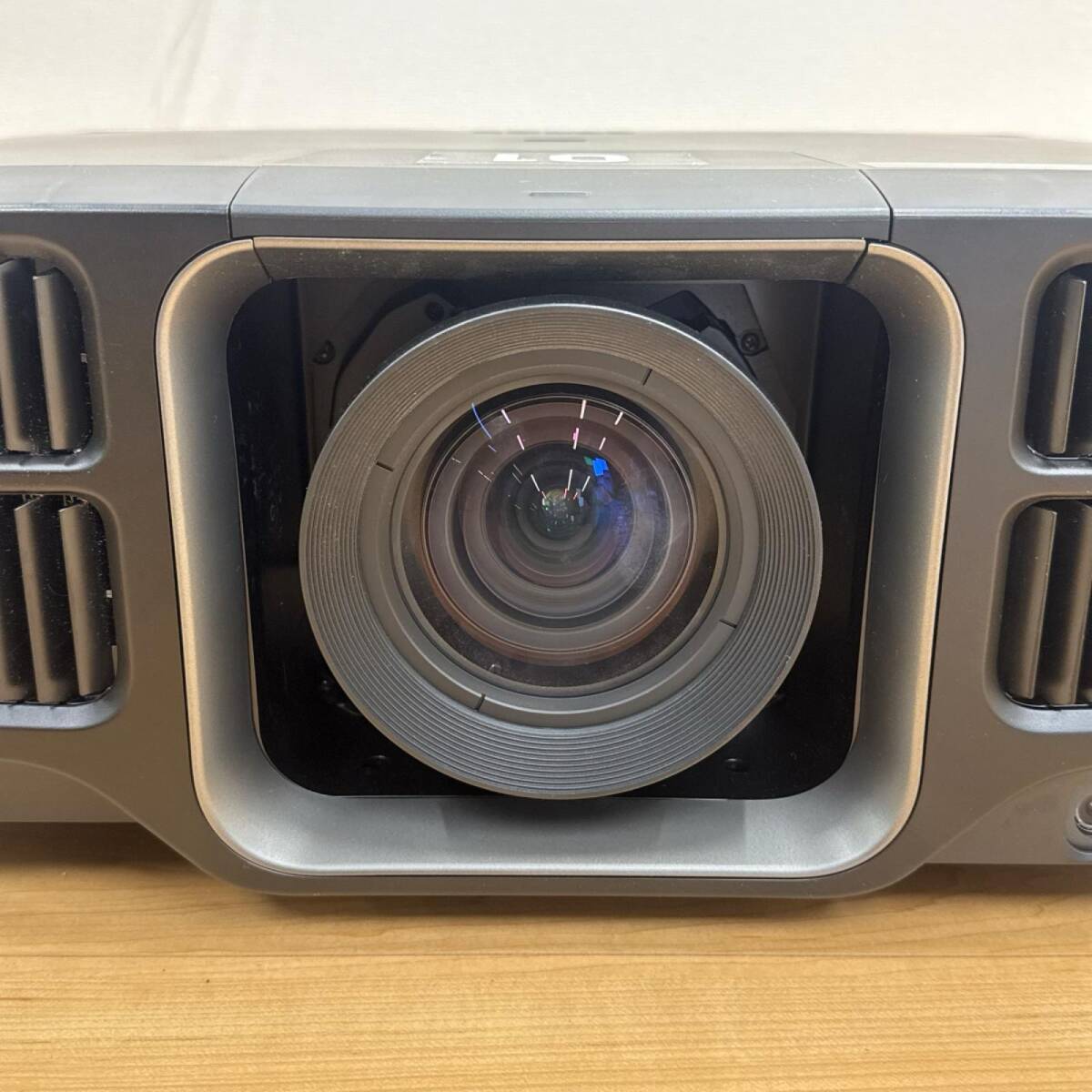 EPSON EB-L1405U WUXGA Laser Projector with ELPLW05 Lens 8000 Lumens [d1245276912]