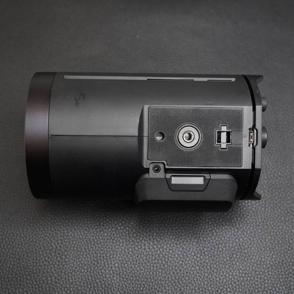 Profoto B10 LED Strobe Flash with New Flash Tube [p1245317609]