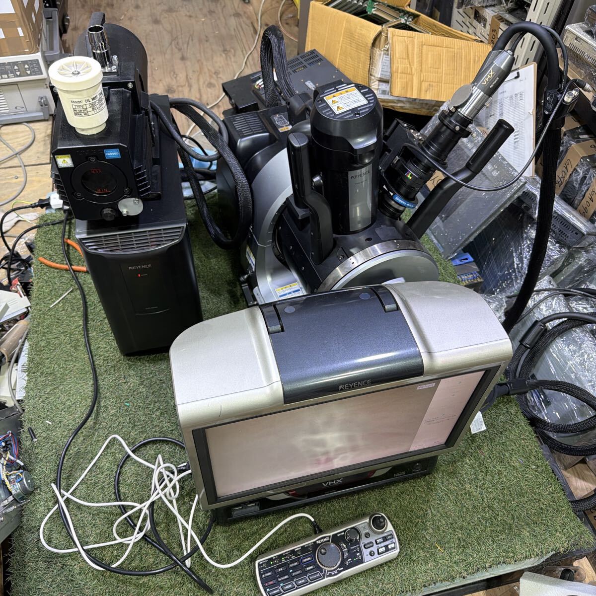 Keyence VHX-2000 Digital Microscope 12 pcs [e1245714509]