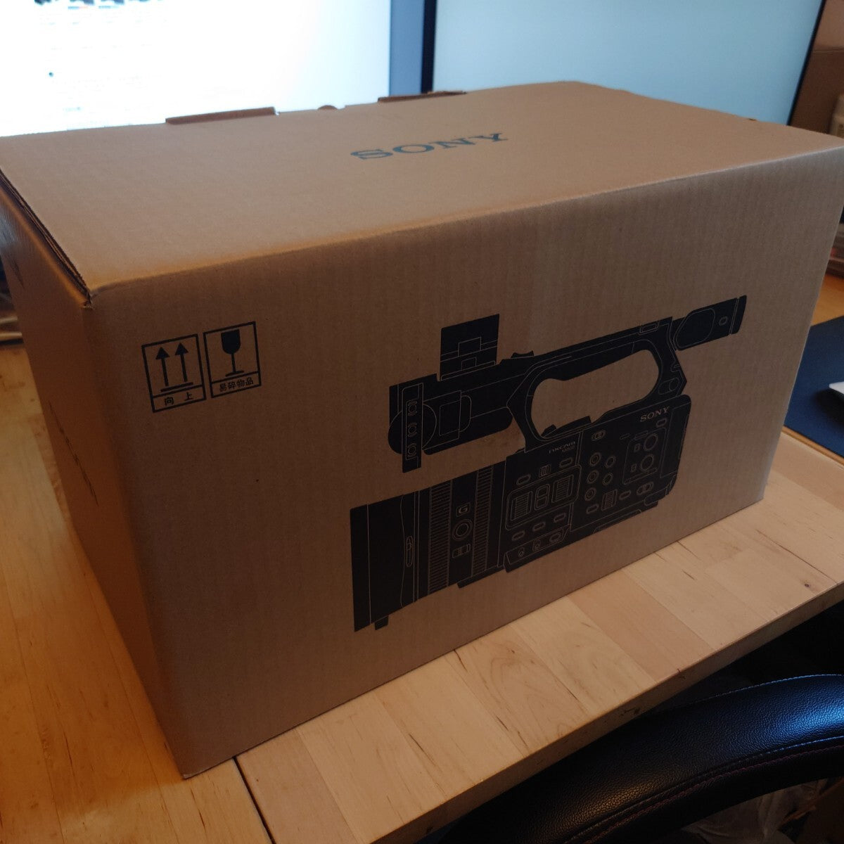 Sony HXR-NX800 Professional Video Camera with 2 BP-U70 Batteries [n1246531713]