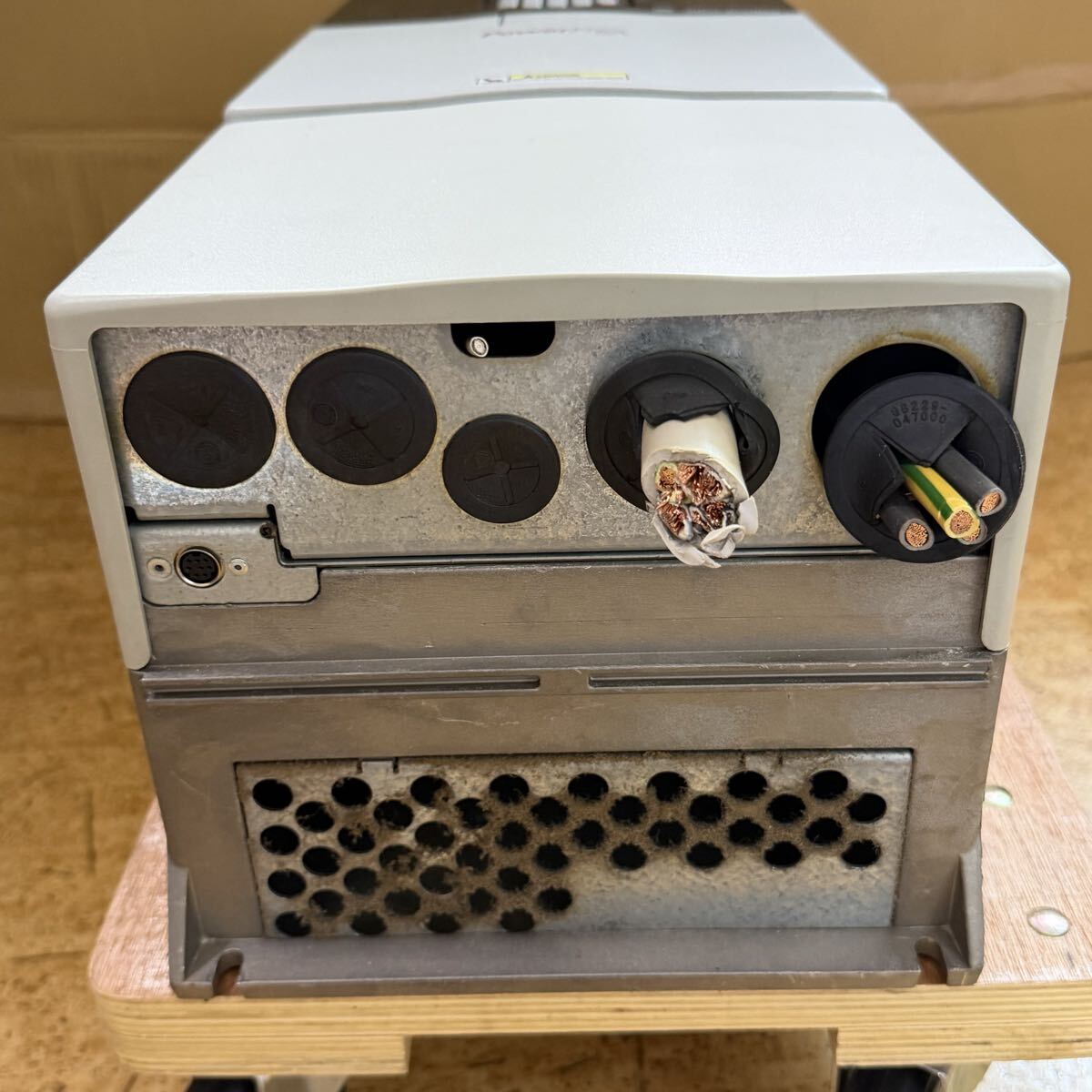 Allen Bradley PowerFlex 700 Inverter 20BB052A0AYNBNC0 [l1246660456]