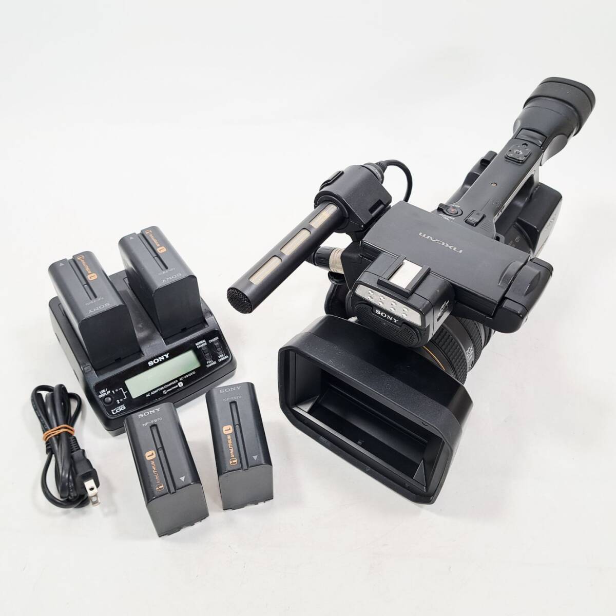 SONY HXR-NX3 NXCAM Professional Video Camera 3CMOS AVCHD 1080 with 4 NP-F970 Chargers [v1248959864]