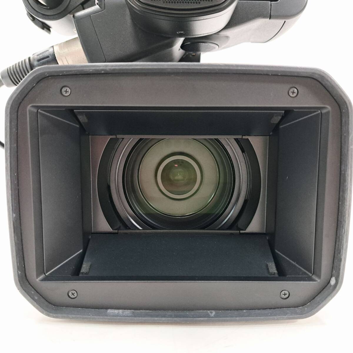 SONY HXR-NX3 NXCAM Professional Video Camera 3CMOS AVCHD 1080 with 4 NP-F970 Chargers [v1248959864]