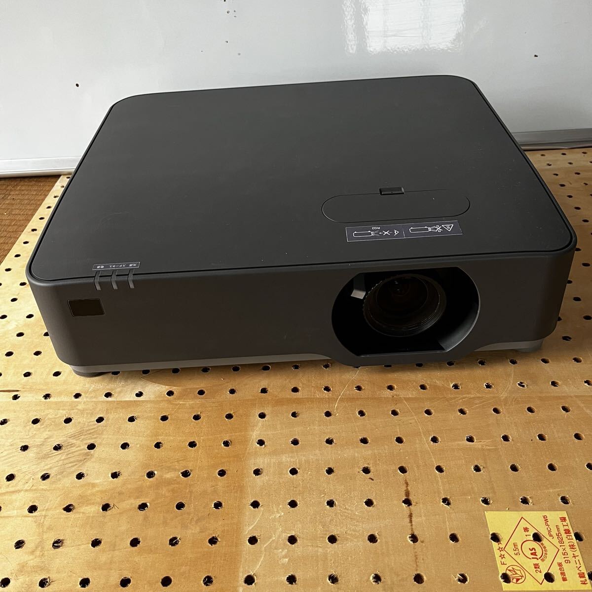NEC Avio NP-P605ULJL Laser Projector 6000 Lumens WUXGA [r1249271987]