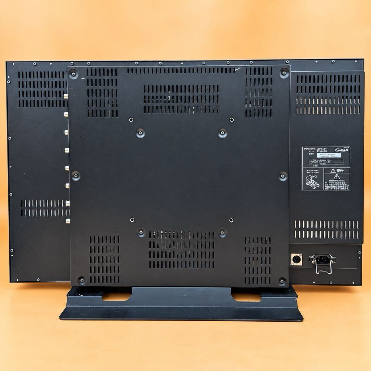 Panasonic BT-4LH310 31.1 inch 4K Broadcast Monitor [x1249443873]