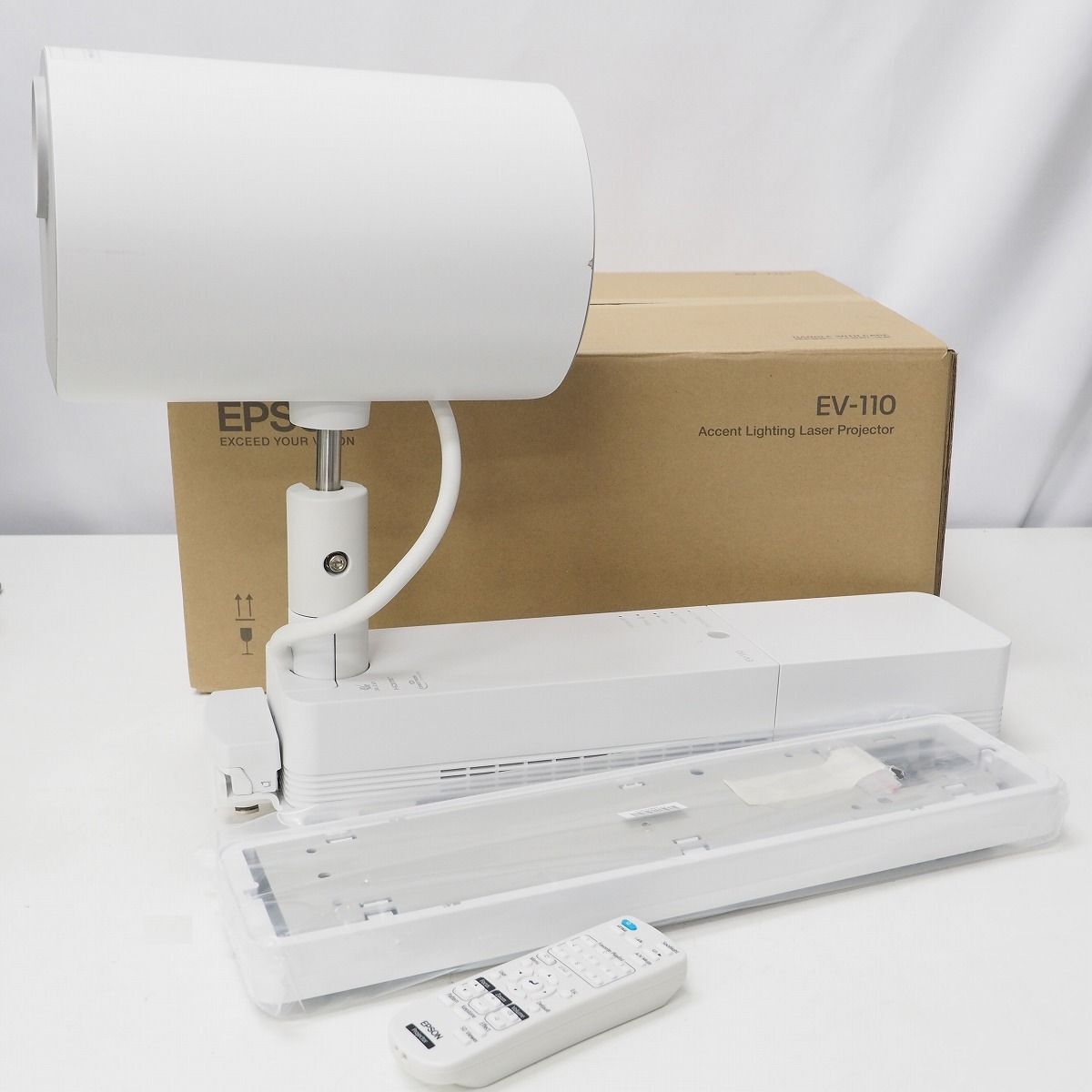 Epson EV-110 Projector with ELPMB66W Mounting Bracket 2200lm [k1249944076]
