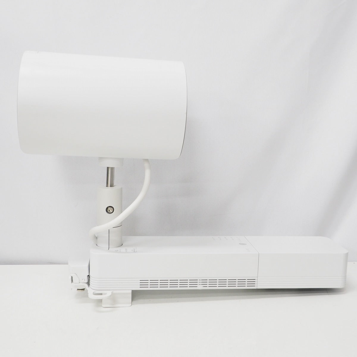 Epson EV-110 Projector with ELPMB66W Mounting Bracket 2200lm [k1249944076]