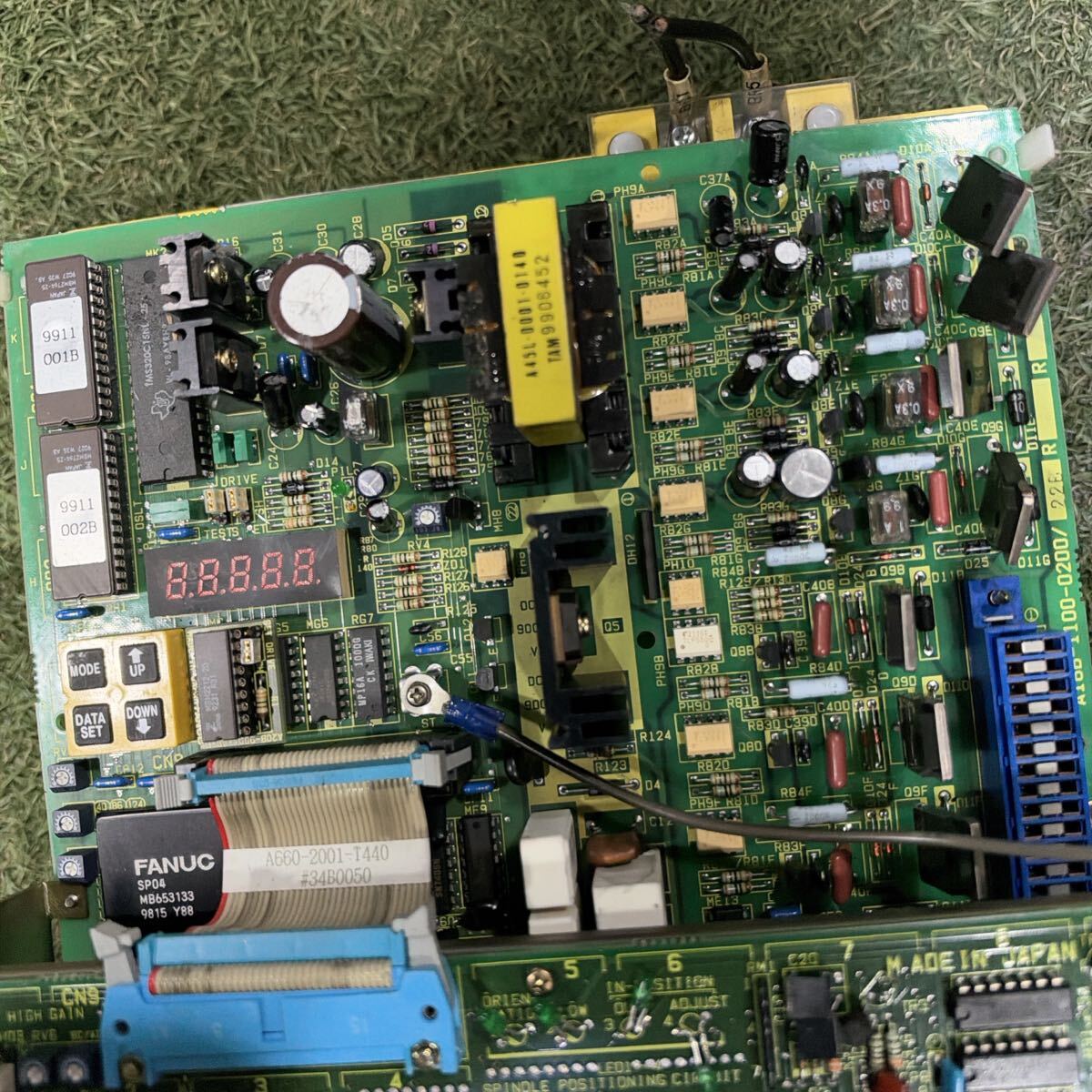 Fanuc A06B-6060-H106-R AC Spindle Servo Unit Controller [d1250043602]