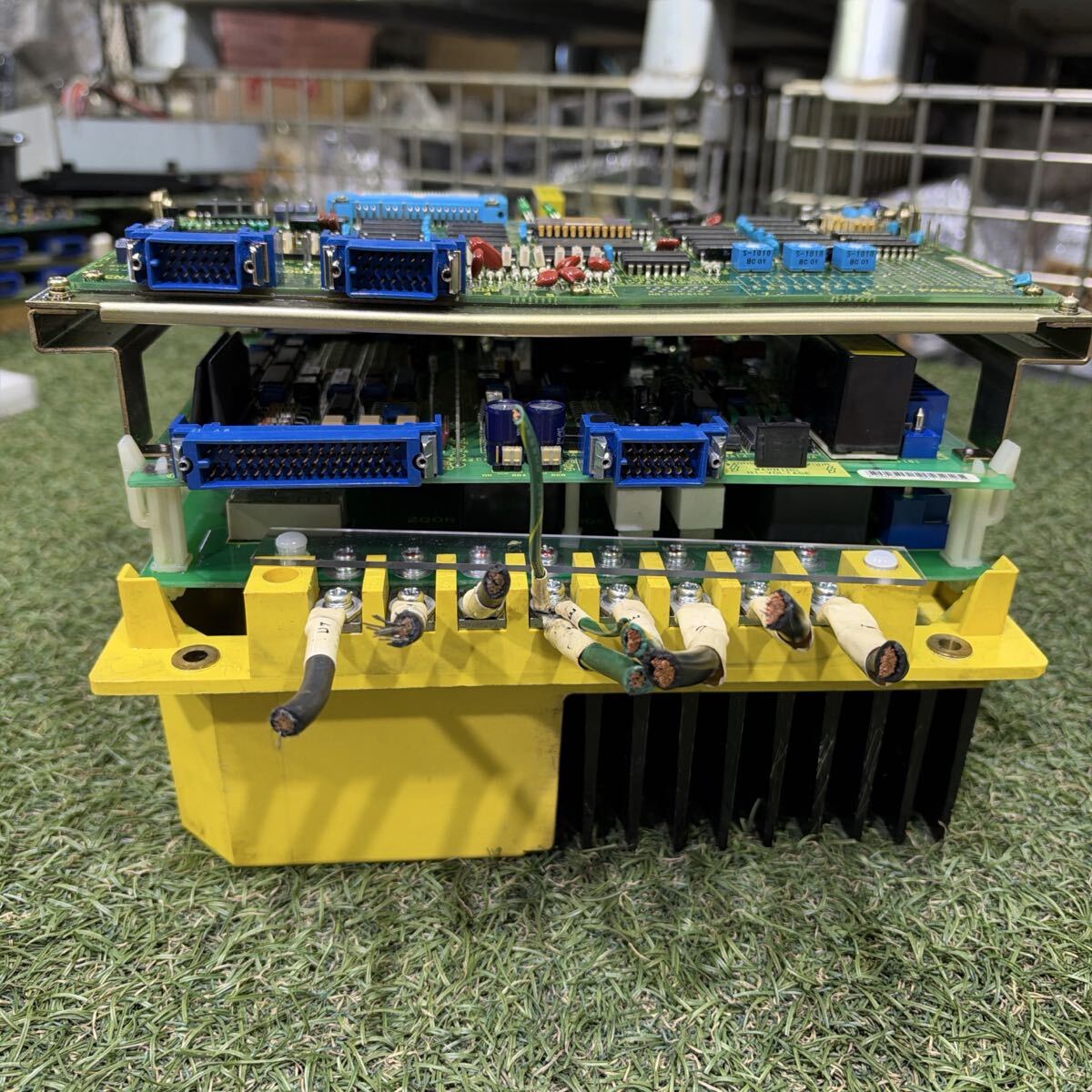 Fanuc A06B-6060-H106-R AC Spindle Servo Unit Controller [d1250043602]