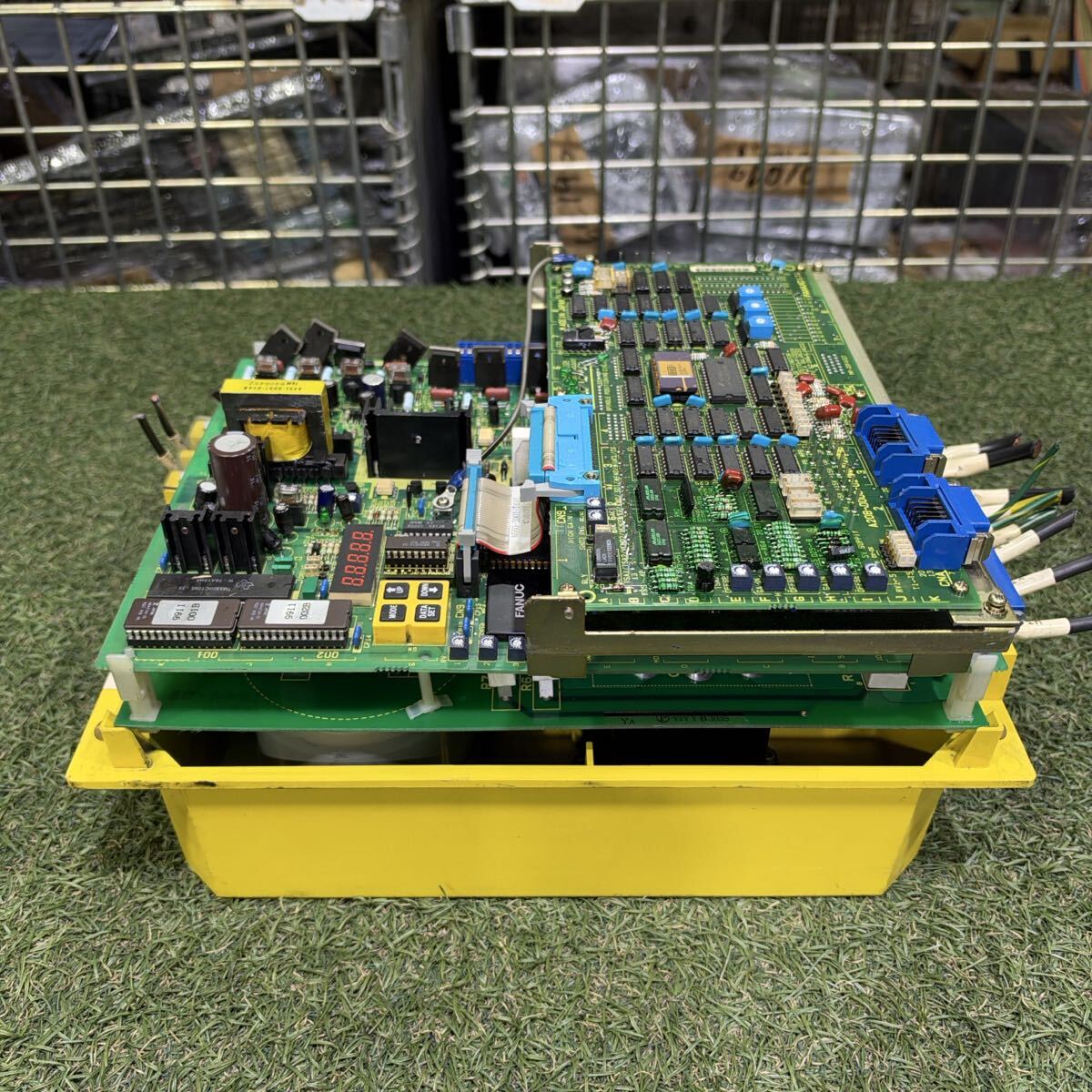 Fanuc A06B-6060-H106-R AC Spindle Servo Unit Controller [d1250043602]