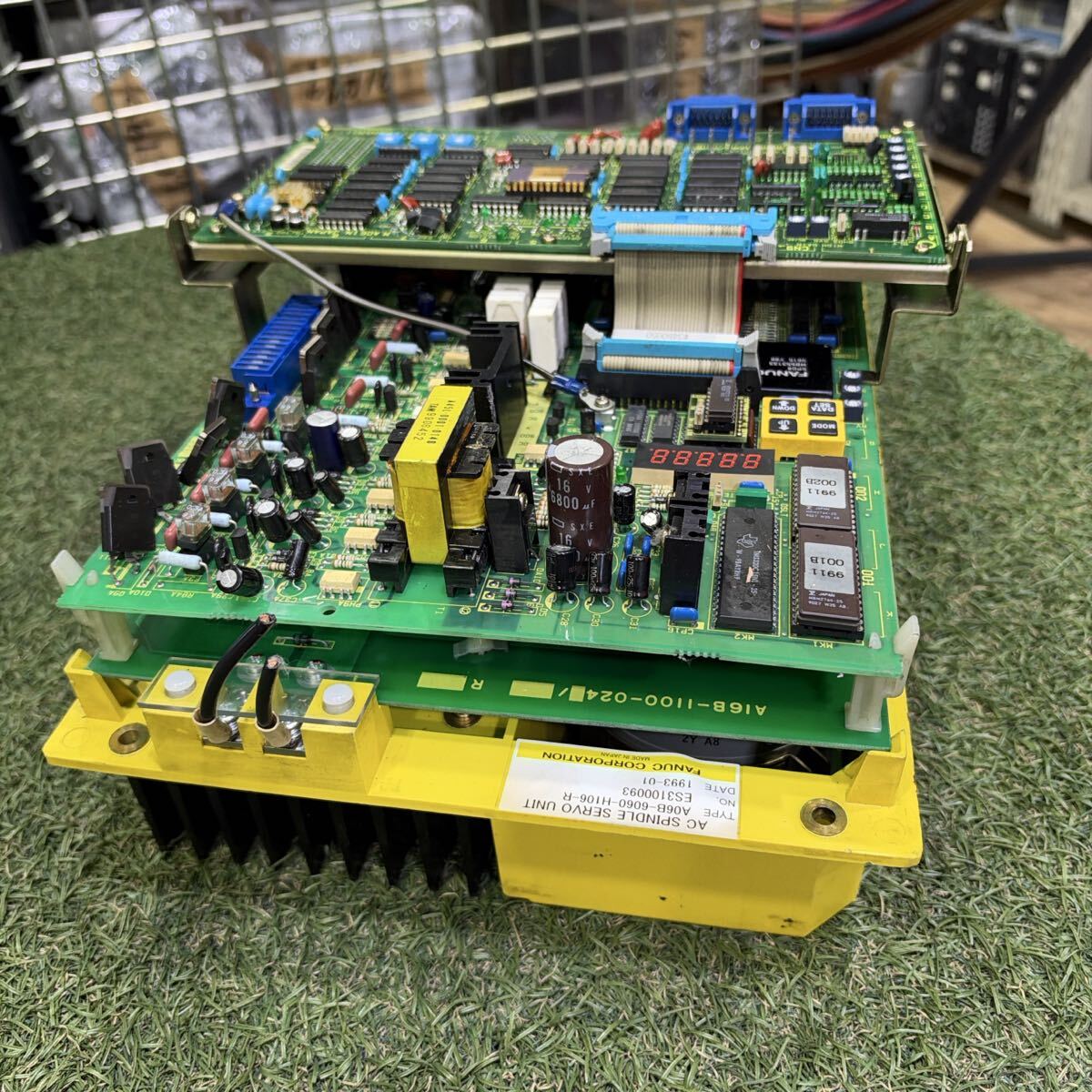 Fanuc A06B-6060-H106-R AC Spindle Servo Unit Controller [d1250043602]