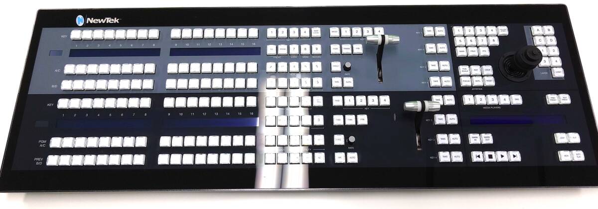 Vizrt NewTek TriCaster 2 Elite 2S Bundle [h1159572025]