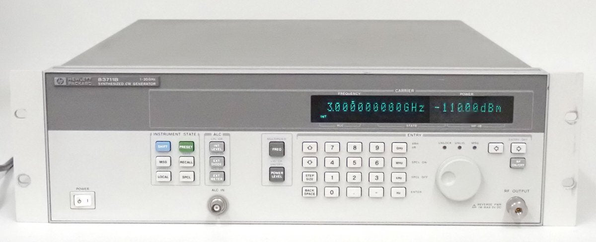 Agilent 83711B Synthesized CW Generator 1-20GHz with Options 1E1 1E5 1E8 1E9 [q1244497357]