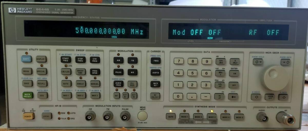 HP 8644B Signal Generator [m1171004172]