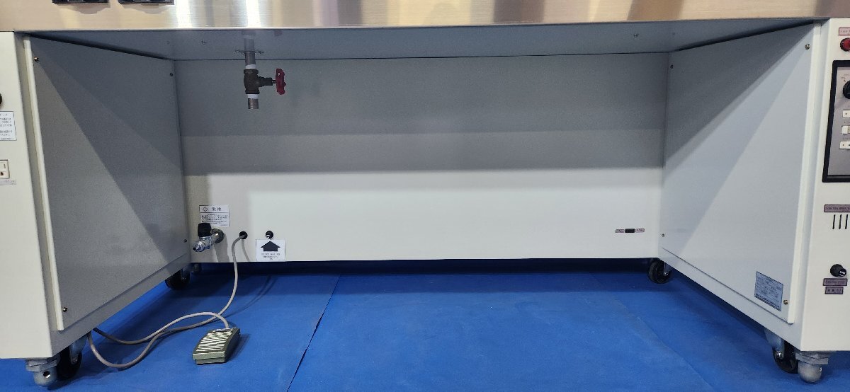 Hitachi CCV-1301EC Clean Bench [x1195920387]