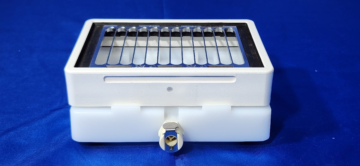 Millipore Multi-Screen Separation System with Vacuum Pump [f1240105578]