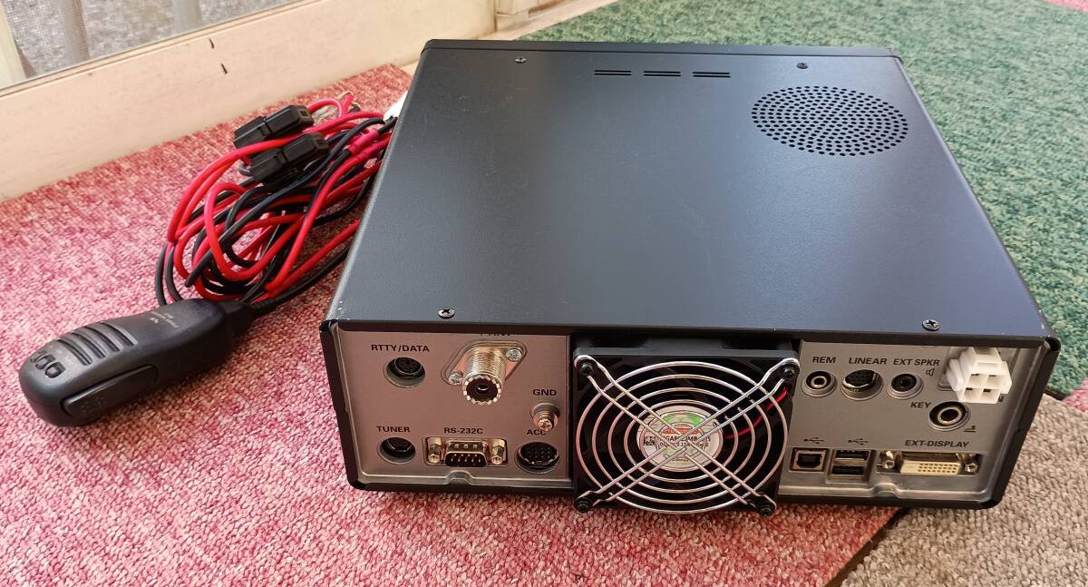 Yaesu FTDX-10 100W HF Transceiver with MH-31 and FH-2 [q1212264261]