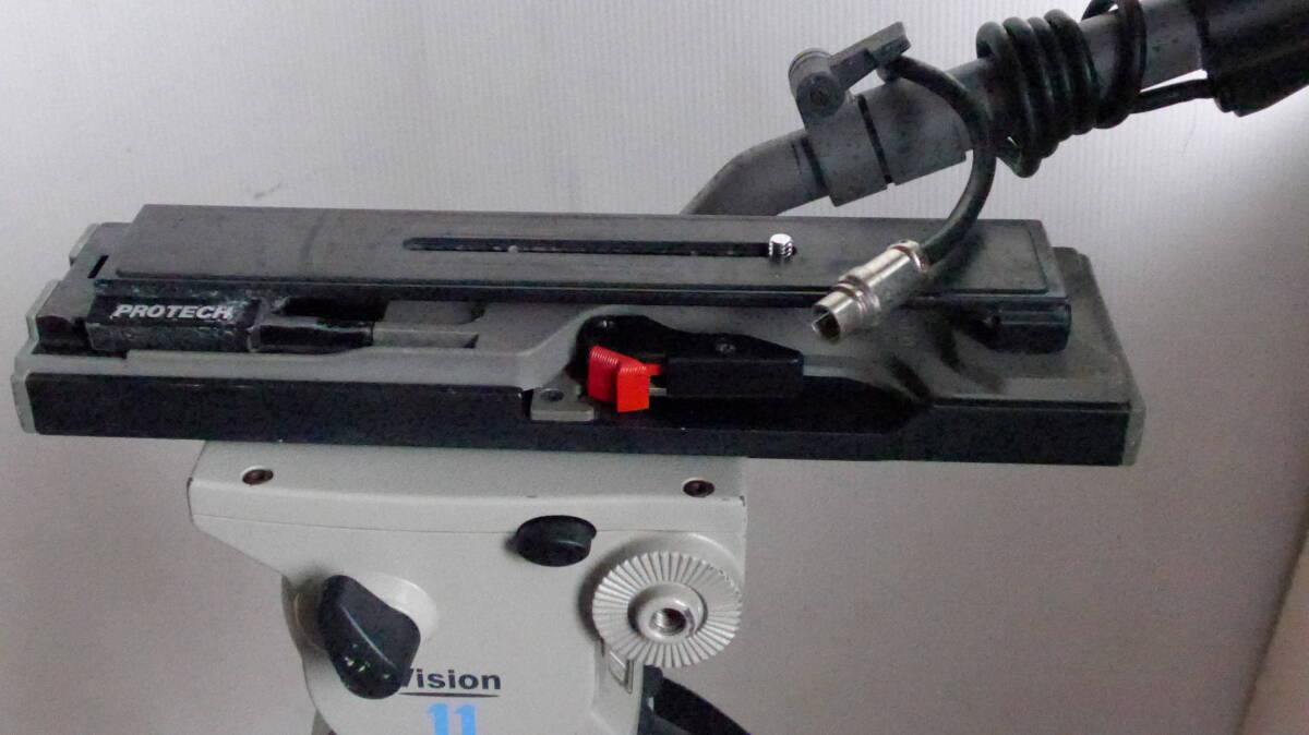 VINTEN VISION 11 Tripod with Accessories [q1232230497]