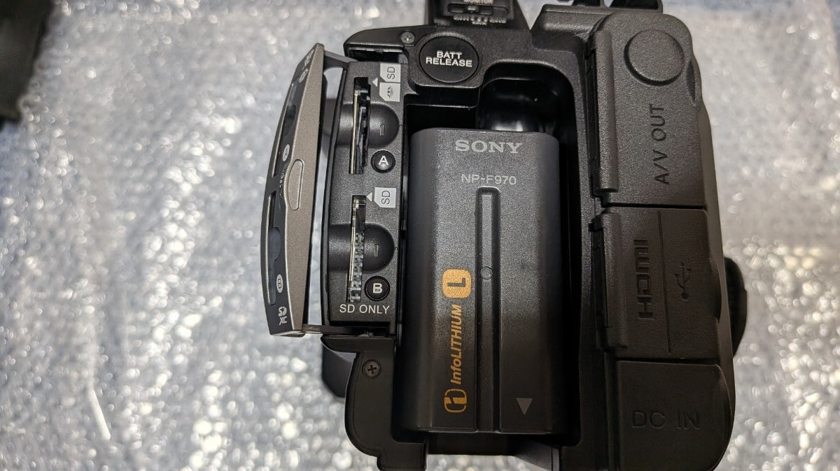 Sony HXR-NX3 [1238123349]