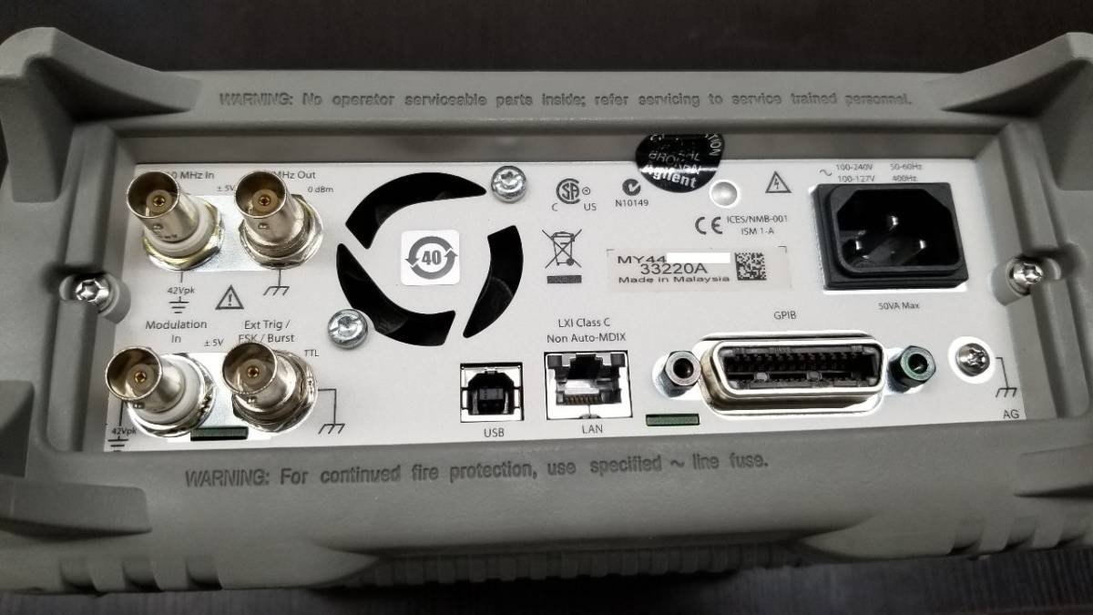 Agilent 33220A Function Arbitrary Waveform Generator 20MHz with Calibration Documents [x765735209]