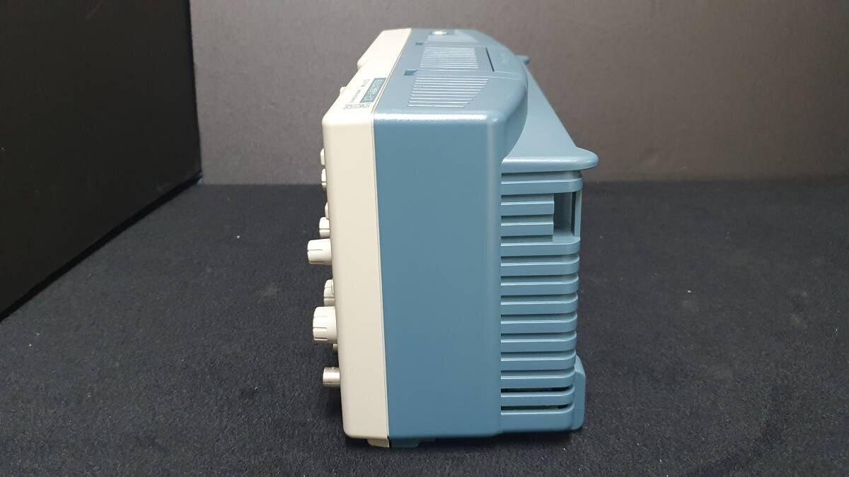 Tektronix TDS2014C Digital Oscilloscope 100MHz 4ch 2GS/s [e1131159393]