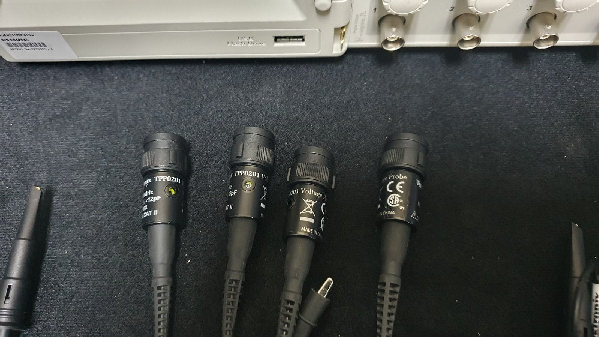 Tektronix TDS2014C Digital Oscilloscope 100MHz 4ch 2GS/s TPP0201 x 4 [n1139001975]