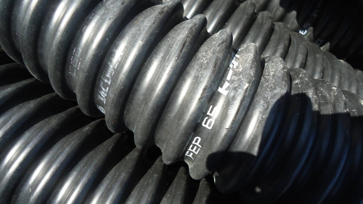 Yutani No. 4055 Electric Wire Protection Material Solar Power Generation TAC Rex Corrugated Hard Synthetic Resin Pipe [u1147795799]