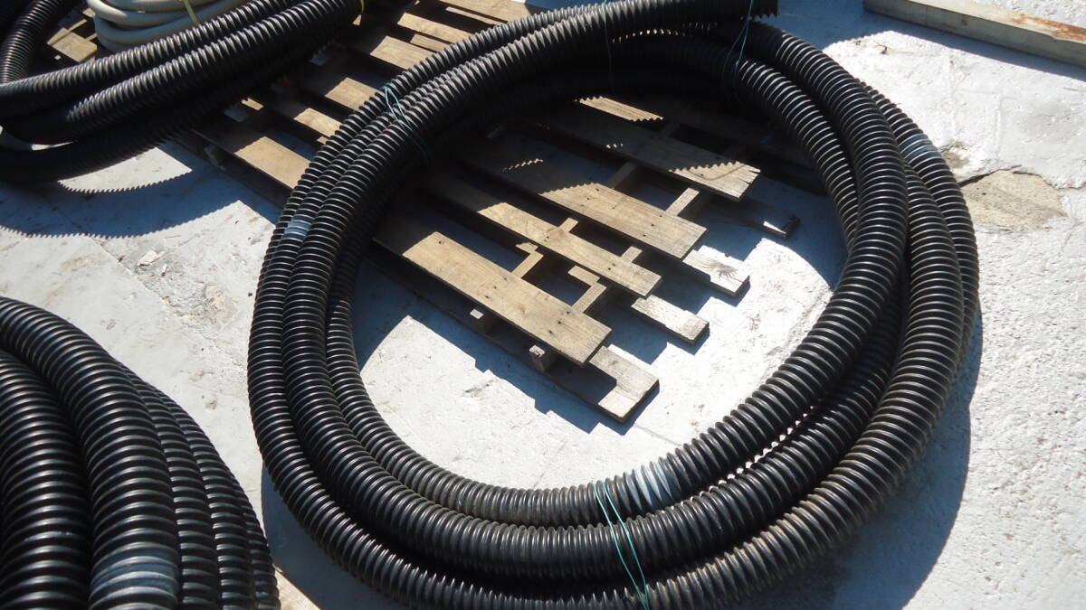 Yutani No. 4055 Electric Wire Protection Material Solar Power Generation Synthetic Resin Pipe [u1147795799]