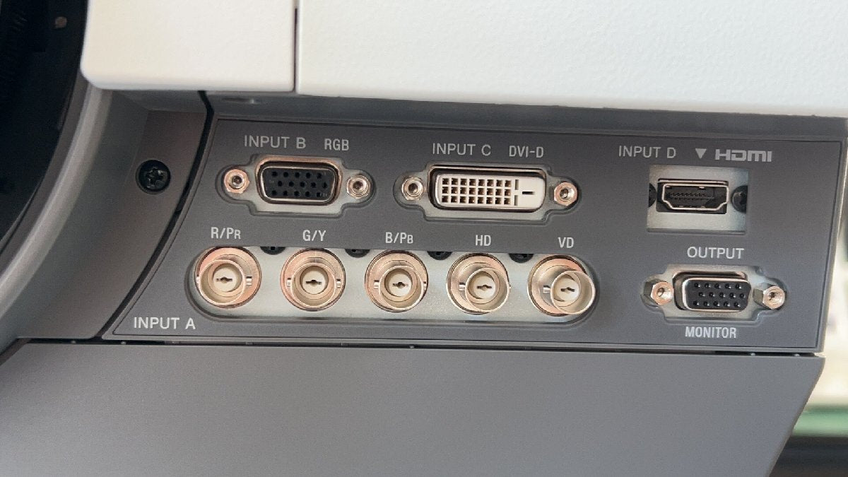 Sony VPL-FHZ700L Data Projector [l1164406408]