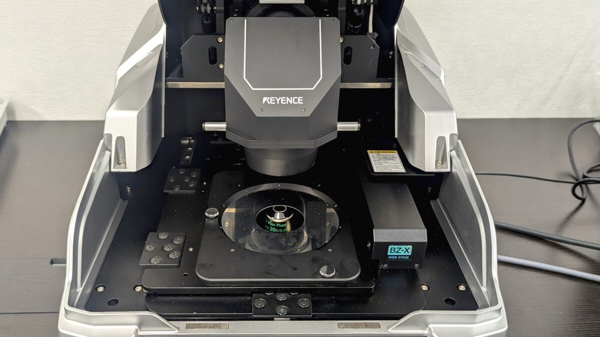 KEYENCE BZ-X710 All-in-One Fluorescence Microscope [j1177847419]