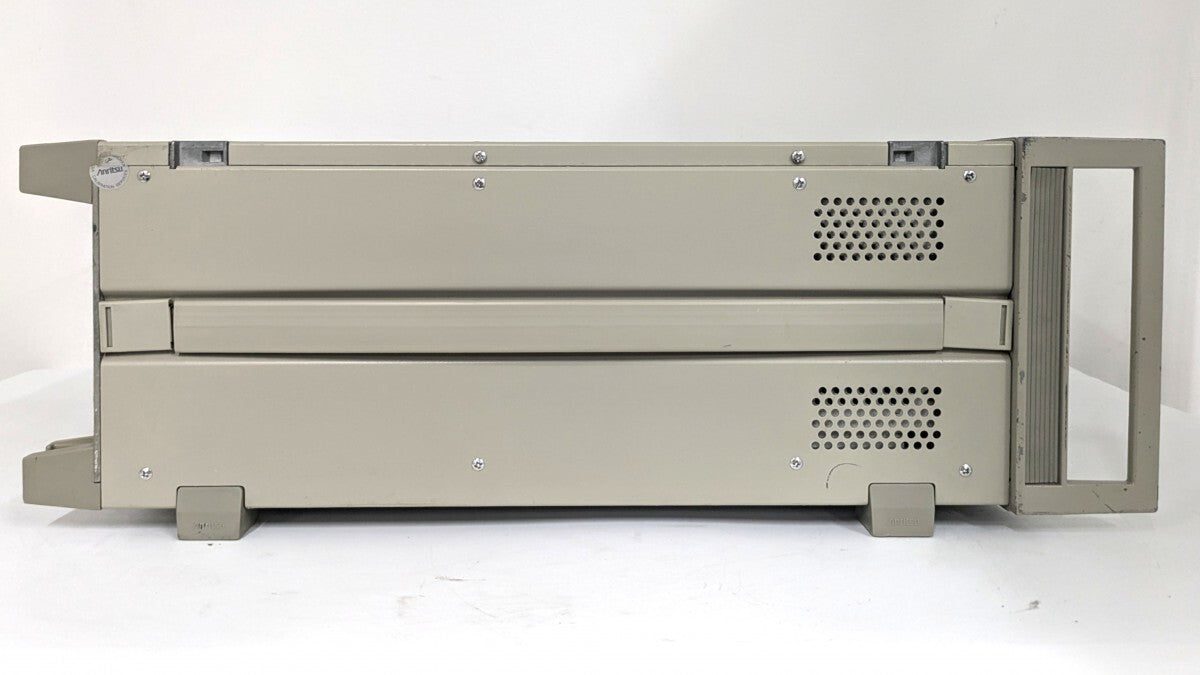 Anritsu MG3633A Synthesizer/Level Generator 10kHz to 2.7GHz [j1180125271]