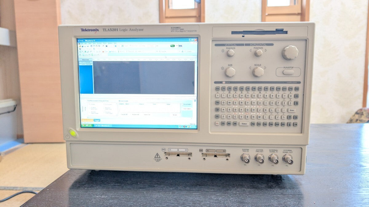 Tektronix TLA5201 Logic Analyzer [v1228850241]