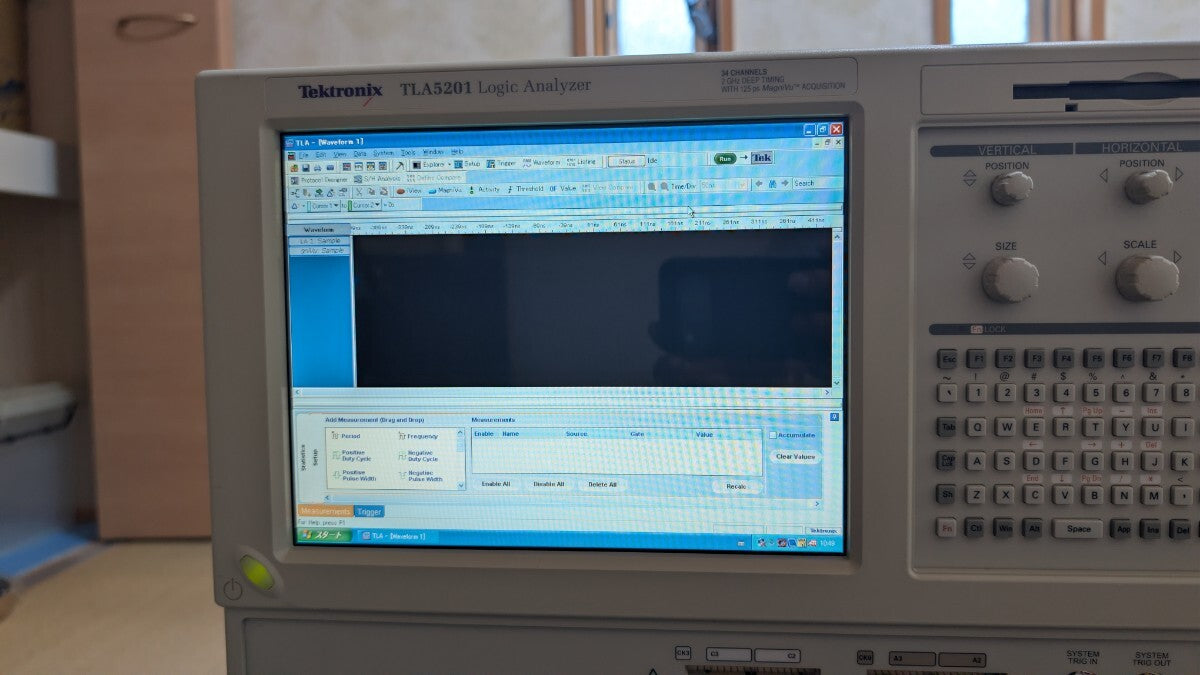 Tektronix TLA5201 Logic Analyzer [v1228850241]