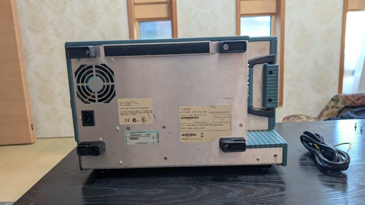 Tektronix TLA5201 Logic Analyzer [v1228850241]