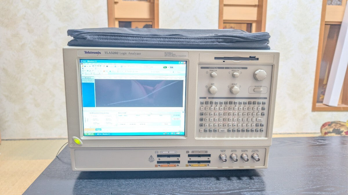 Tektronix TLA5202 Logic Analyzer 68ch [d1228890559]