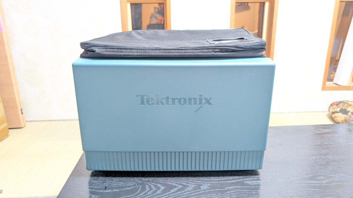 Tektronix TLA5202 Logic Analyzer 68ch [d1228890559]