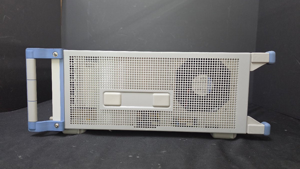R&S CMU200 Universal Radio Communications Tester [j1233638934]