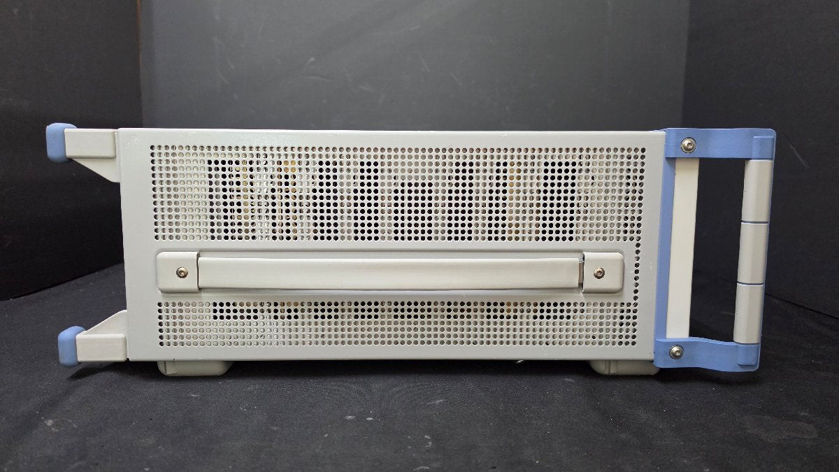 R&S CMU200 Universal Radio Communications Tester [j1233638934]