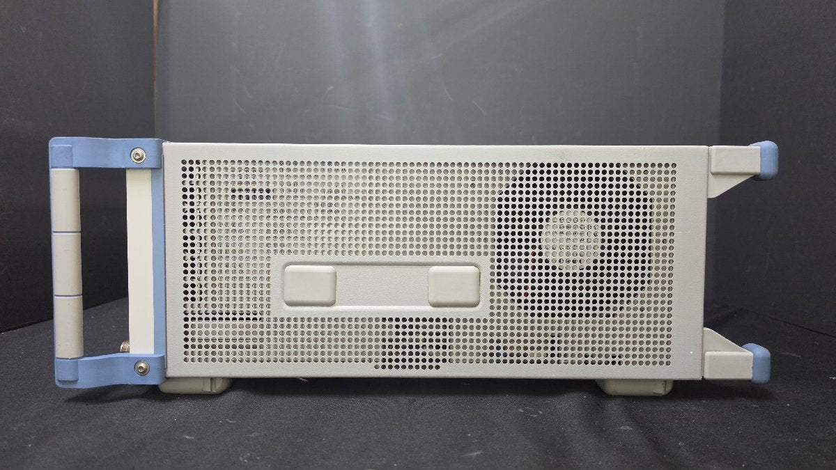 Rohde & Schwarz CMU200 Universal Radio Communication Tester [s1233648079]