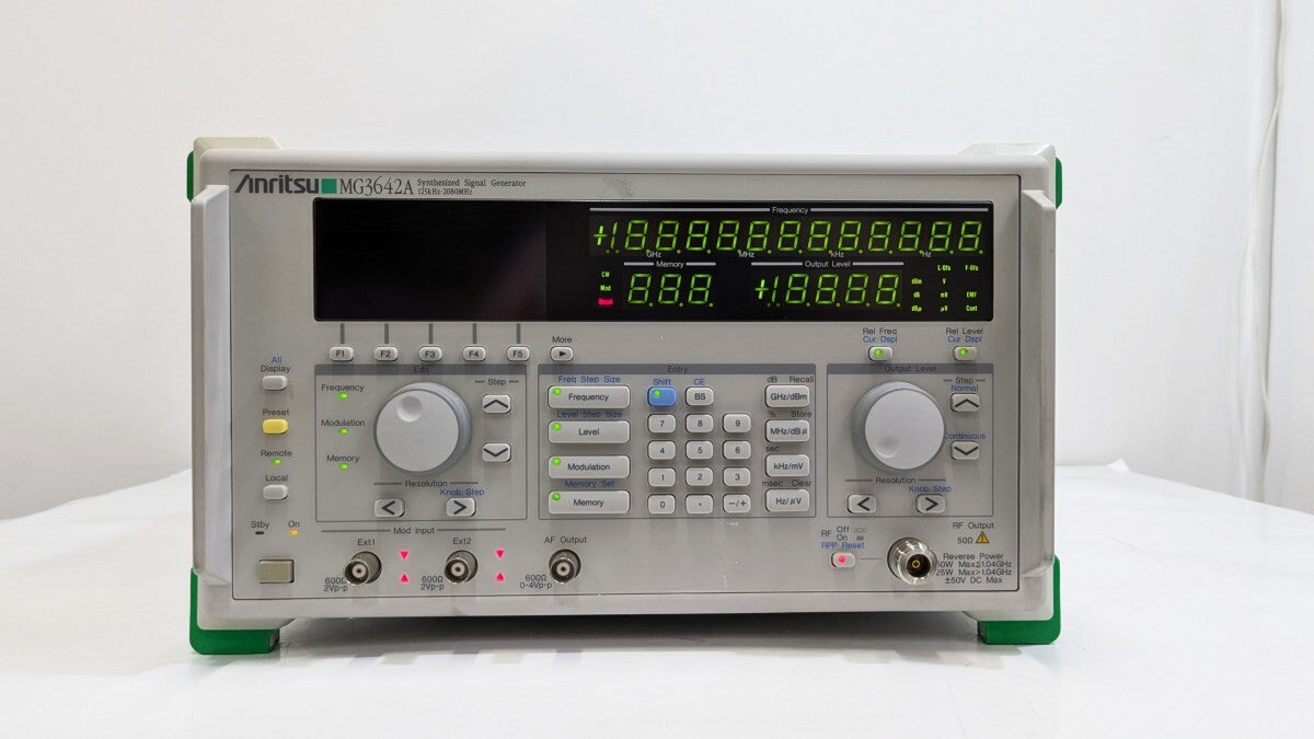 Anritsu MG3642A Synthesized Signal Generator [h1238585769]