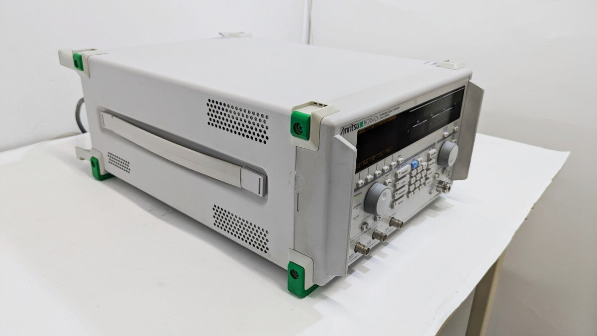 Anritsu MG3642A Synthesized Signal Generator [h1238585769]