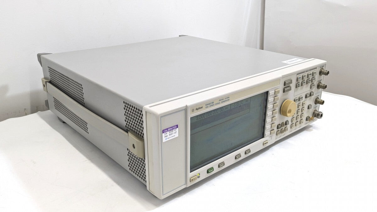 Keysight E4421B Analog Modulation Signal Generator 250kHz-3GHz [q1241391096]